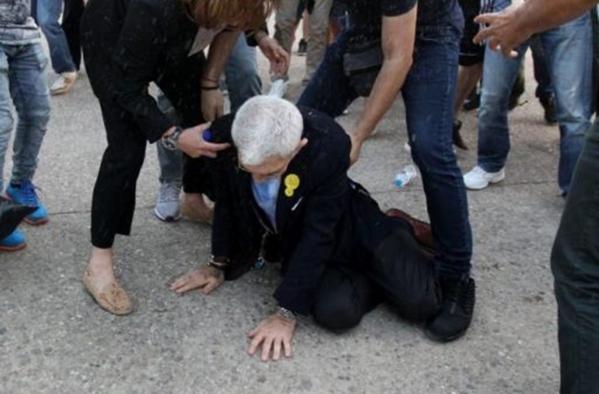 Θεσσαλονίκη: Ο Γιάννης Μπουτάρης λύνει τη σιωπή του μετά την επίθεση – Νέες εικόνες – Αποθεώνει τους δράστες η Ουρανία Μιχαλολιάκου [pics, vids]