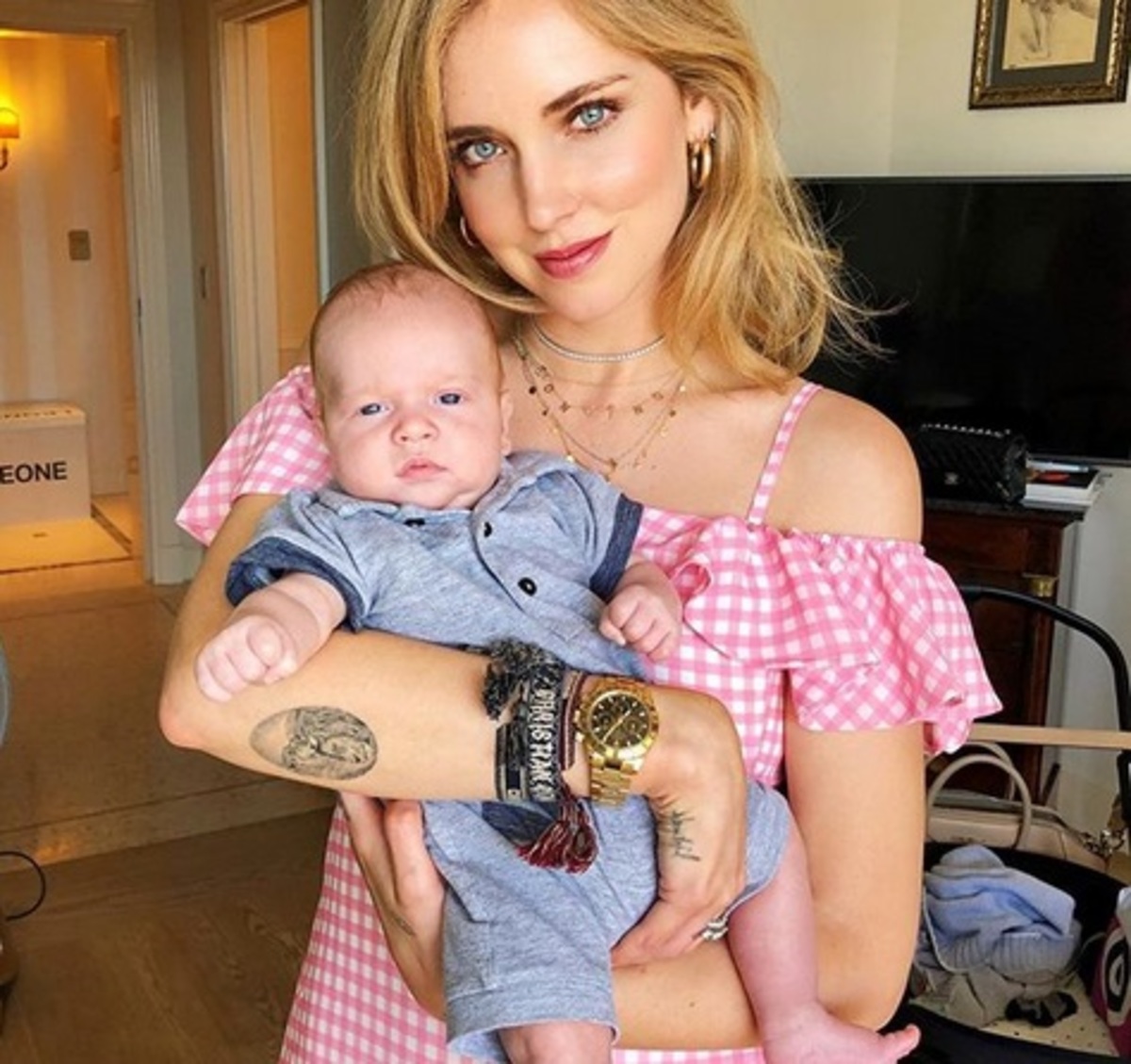 Chiara Ferragni: Στην μπανιέρα με τον όμορφο γιο της! Βίντεο