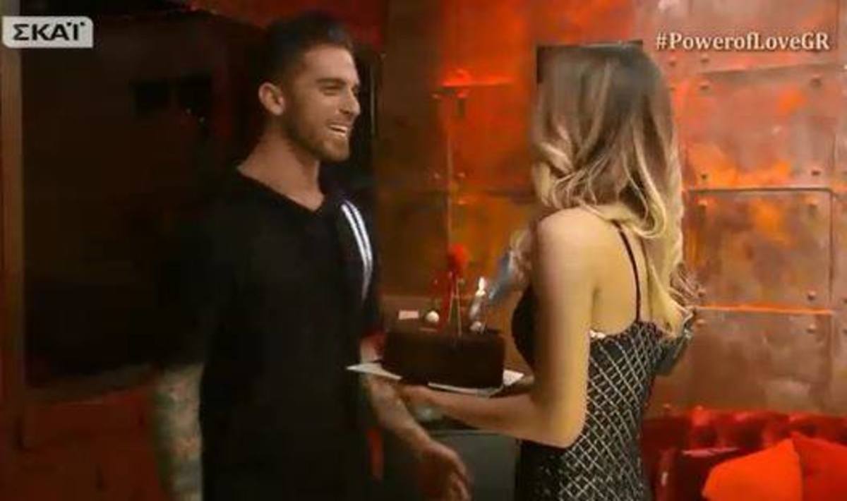 Δώρος Παναγίδης: Συγκινήθηκε με την έκπληξη της Αθηνάς για τα γενέθλιά του! [vid]