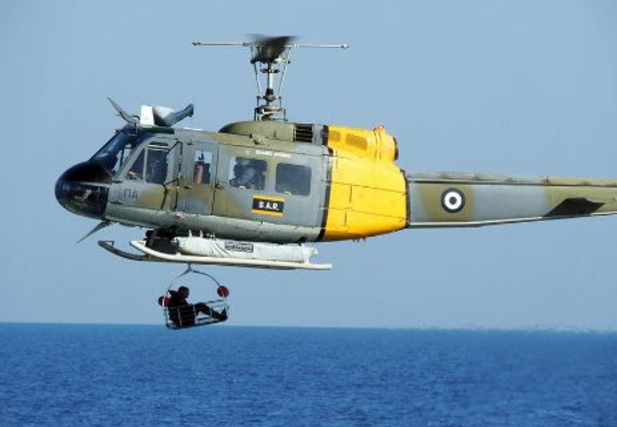 Συναγερμός στη Λευκάδα για τον απεγκλωβισμό αιωροπτεριστή