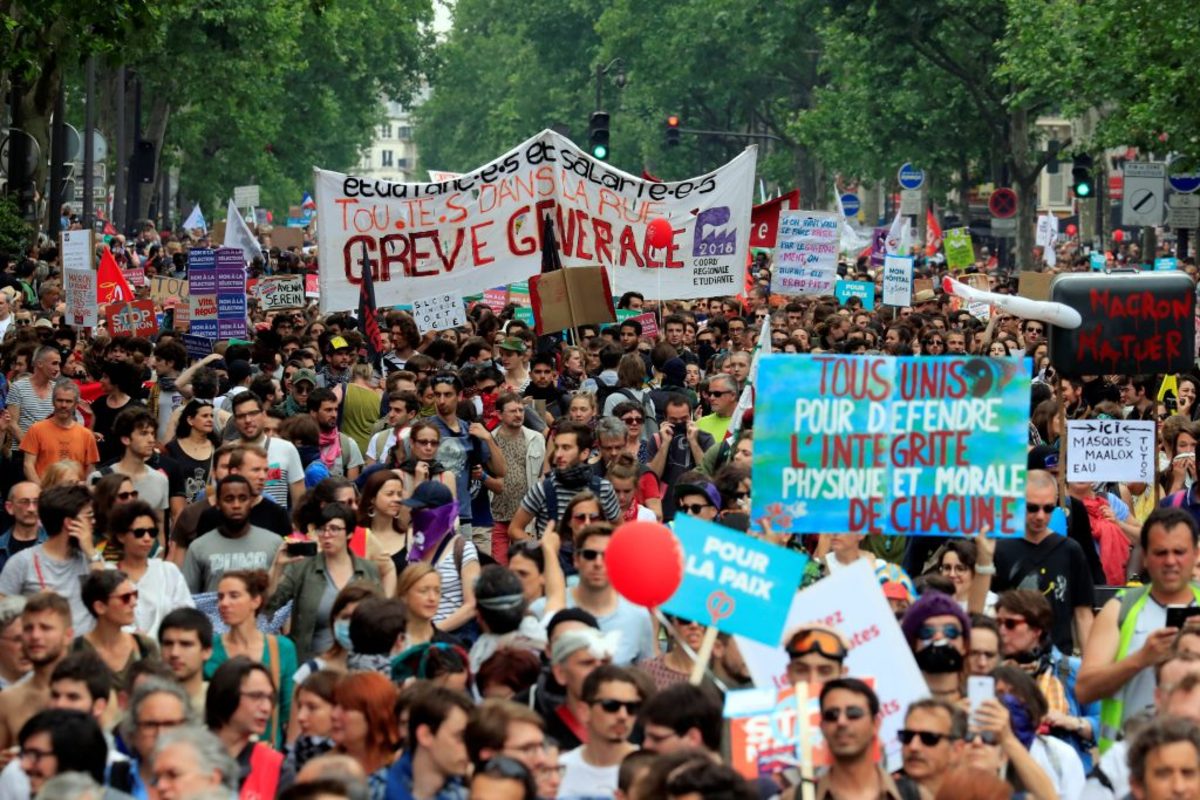 Γαλλία: “Κοσμοπλημμύρα” στις διαδηλώσεις εναντίον του Μακρόν [pics]
