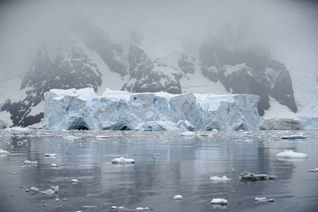 Ανταρκτική: Ανακαλύφθηκαν τρία γιγάντια φαράγγια κάτω από τους πάγους!