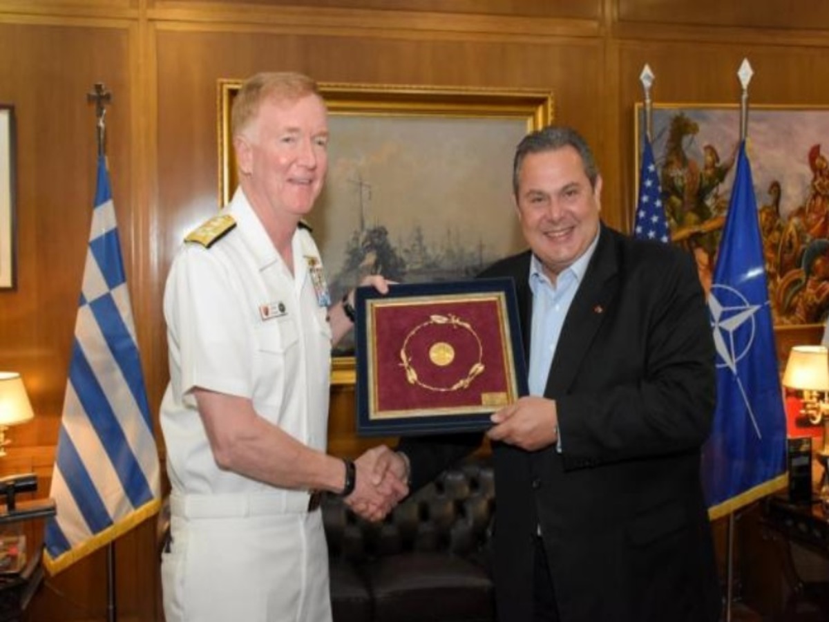 Με τον Αμερικανό διοικητή ναυτικών δυνάμεων Ευρώπης και Αφρικής συναντήθηκε ο Καμμένος