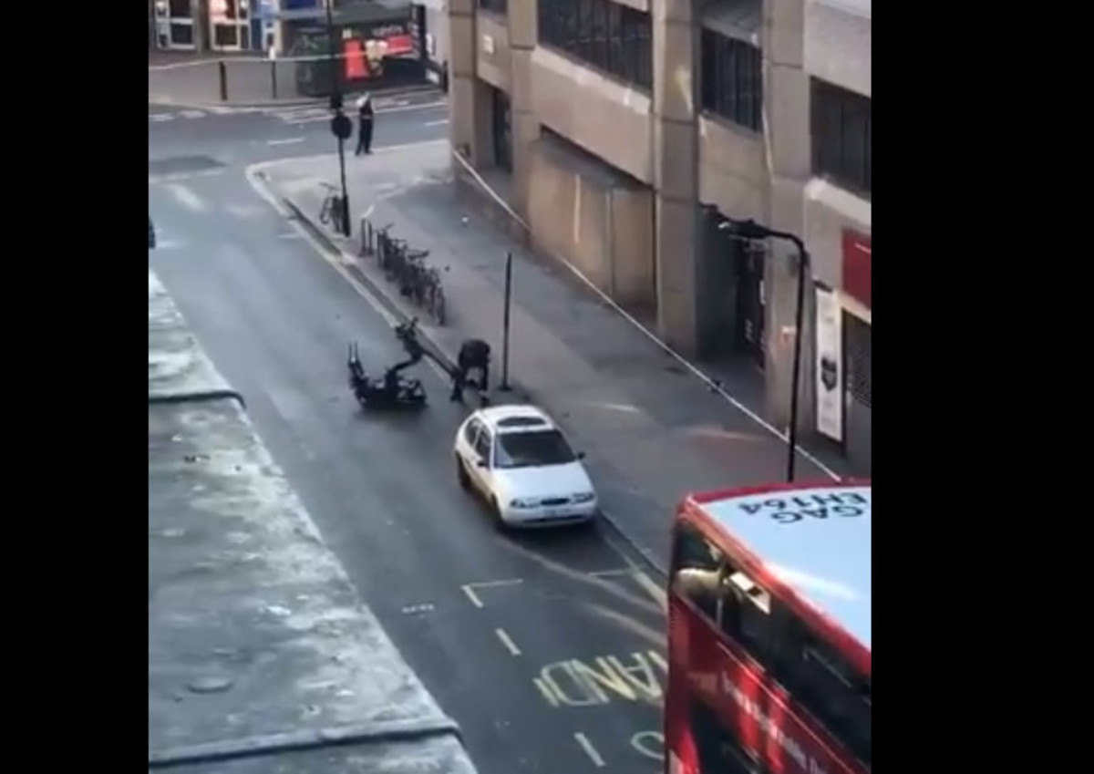 Συναγερμός και έκρηξη βόμβας στο Λονδίνο [vid]