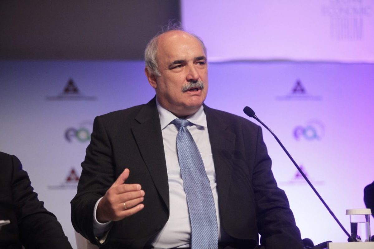 Αναδοχή παιδιών από ομόφυλα ζευγάρια: Συμφώνησε ο Ουρσουνίδης, επιμένει ο Μπόλαρης