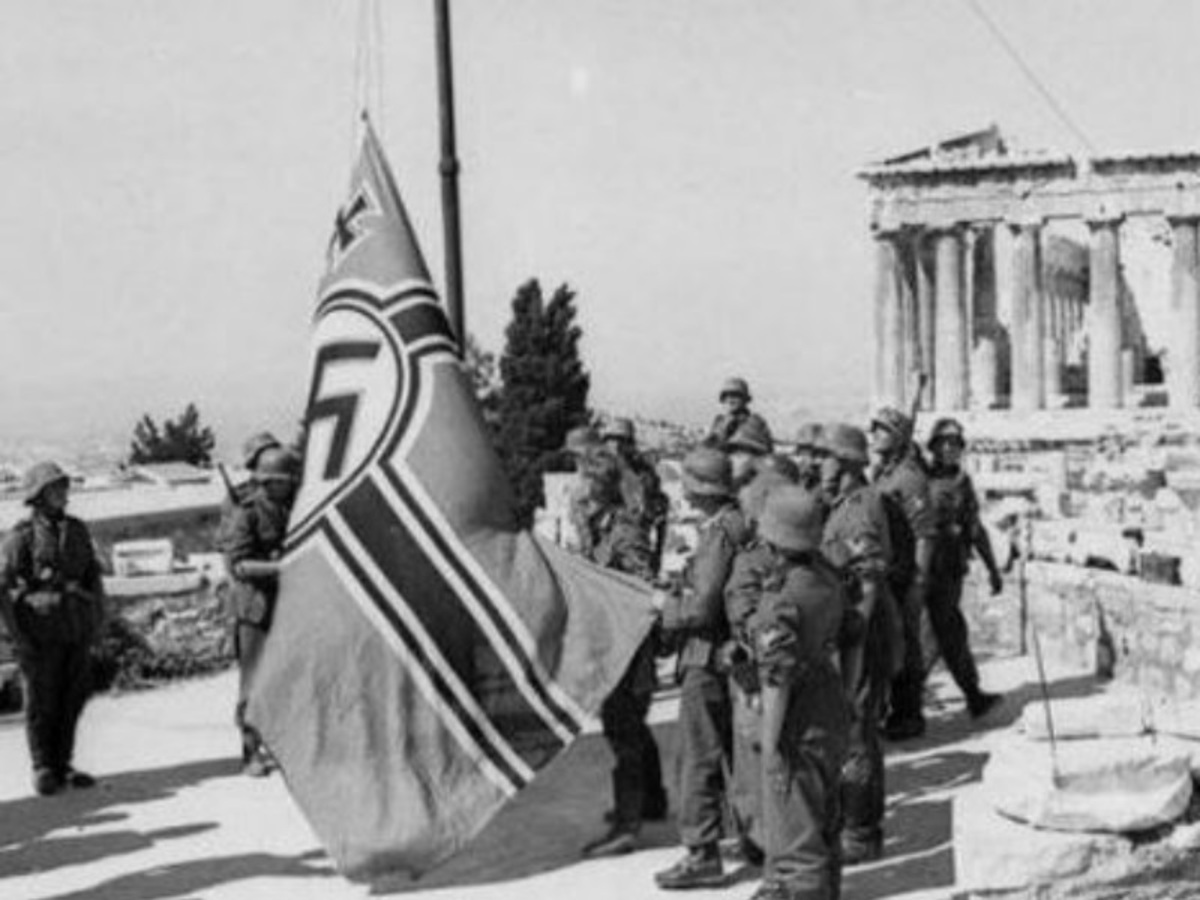 30 Μαΐου 1941: Όταν ο Σάντας και ο Γλέζος κατέβασαν τη ναζιστική σημαία από την Ακρόπολη!