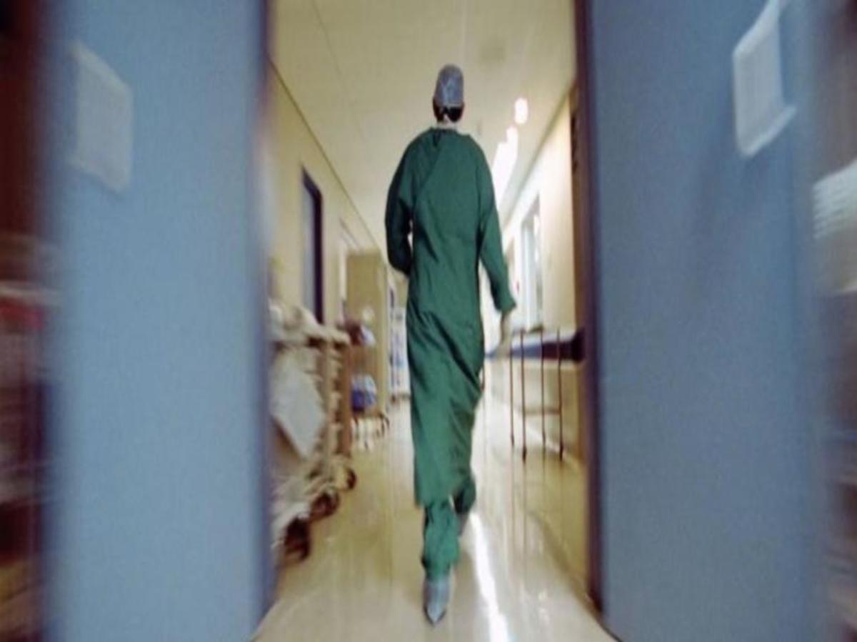 Θάνατος 10χρονου μαθητή: Με λευκές μπλούζες τον οδήγησαν στην τελευταία του κατοικία [pic]