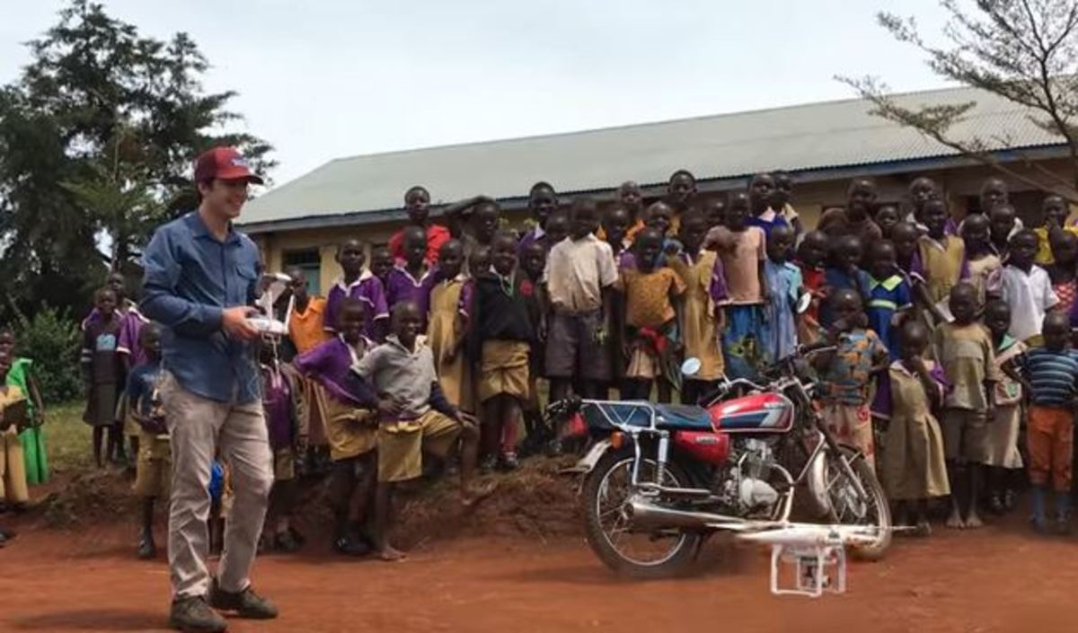 Η απίστευτη αντίδραση παιδιών στην Αφρική όταν βλέπουν drone να πετά