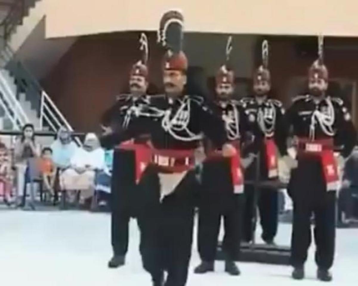 Ένας διαφορετικός “πολεμικός χορός” που κάνει το γύρο του διαδικτύου [vid]