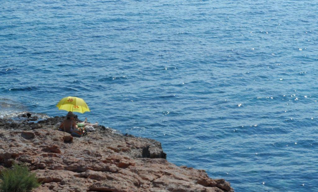 Αυτές είναι οι καλύτερες παραλίες της Αττικής για το 2018 με Γαλάζια σημαία