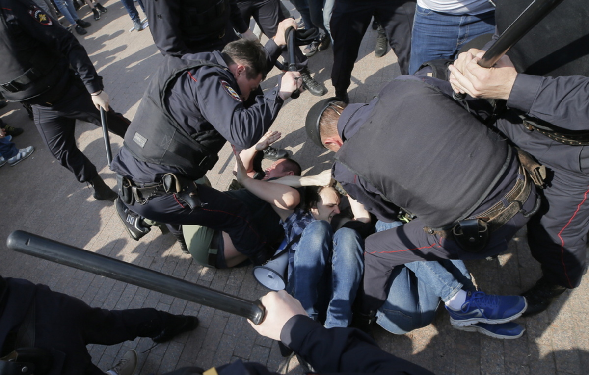 Ρωσία: Επεισόδια και μαζικές συλλήψεις σε διαδηλώσεις κατά του Πούτιν [pics]