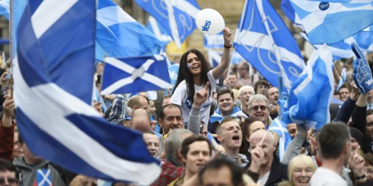 Γλασκώβη: Μαζικές διαδηλώσεις με αίτημα την ανεξαρτησία της Σκωτίας