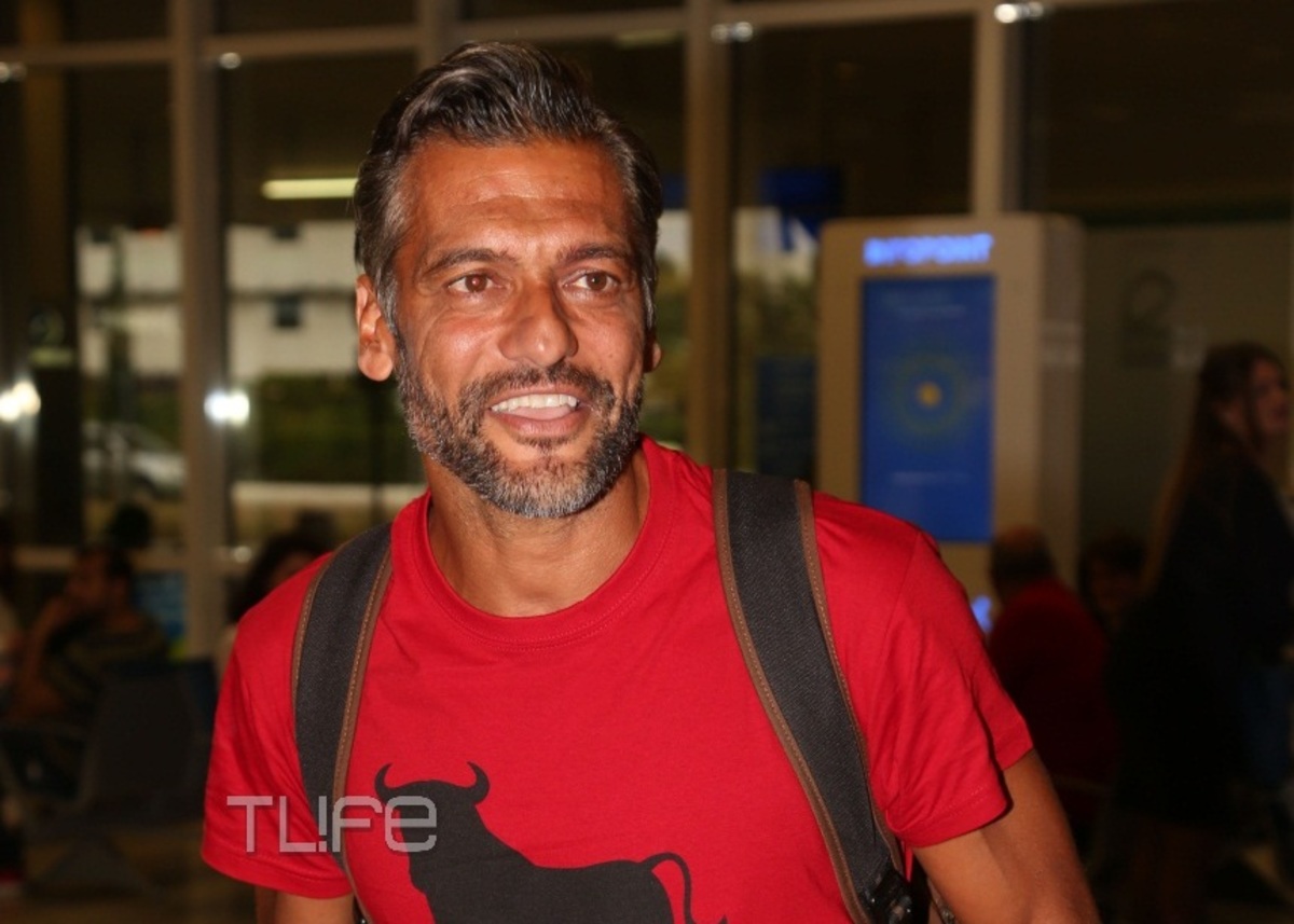 Επέστρεψε στην Ελλάδα ο Στέλιος Κρητικός! Τα καυτά φιλιά με την σύζυγό του και η συγκίνηση μόλις αντίκρισε τους γιους του – Φωτογραφίες