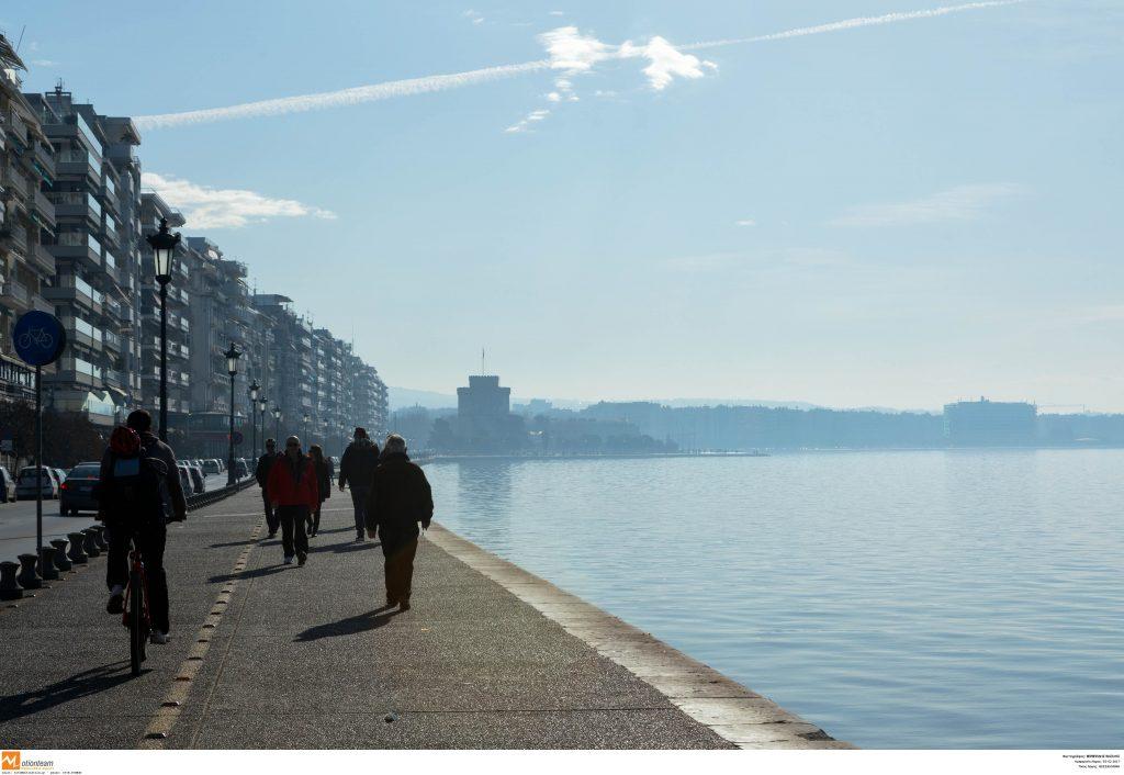 Θεσσαλονίκη: Μαθήματα αυταπάρνησης από 20χρονο – Πώς έσωσε τη ζωή ηλικιωμένου