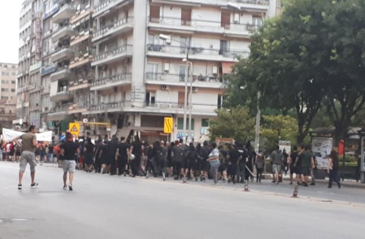 Θεσσαλονίκη: Σε εξέλιξη πορείες χρυσαυγιτών και αντιεξουσιαστών – Φρούριο το κέντρο της πόλης!