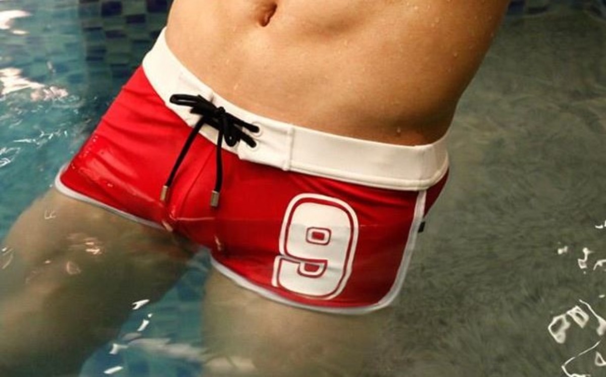 Γιατί συρρικνώνεται το πέος, όταν ο άντρας μπαίνει στην θάλασσα [vid]