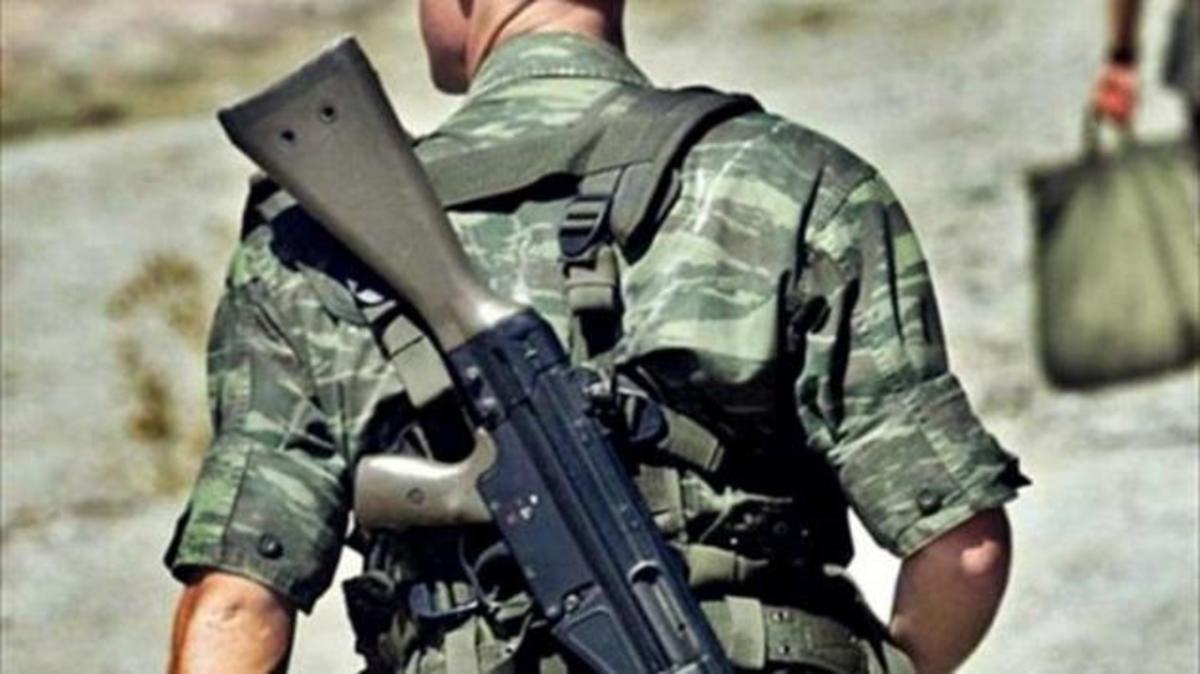 Κρήτη: Τελευταίο αντίο στον στρατιώτη που αυτοκτόνησε στη Ρω – Τι έδειξε η νεκροψία – Σπαραγμός στο διαδίκτυο [pics]