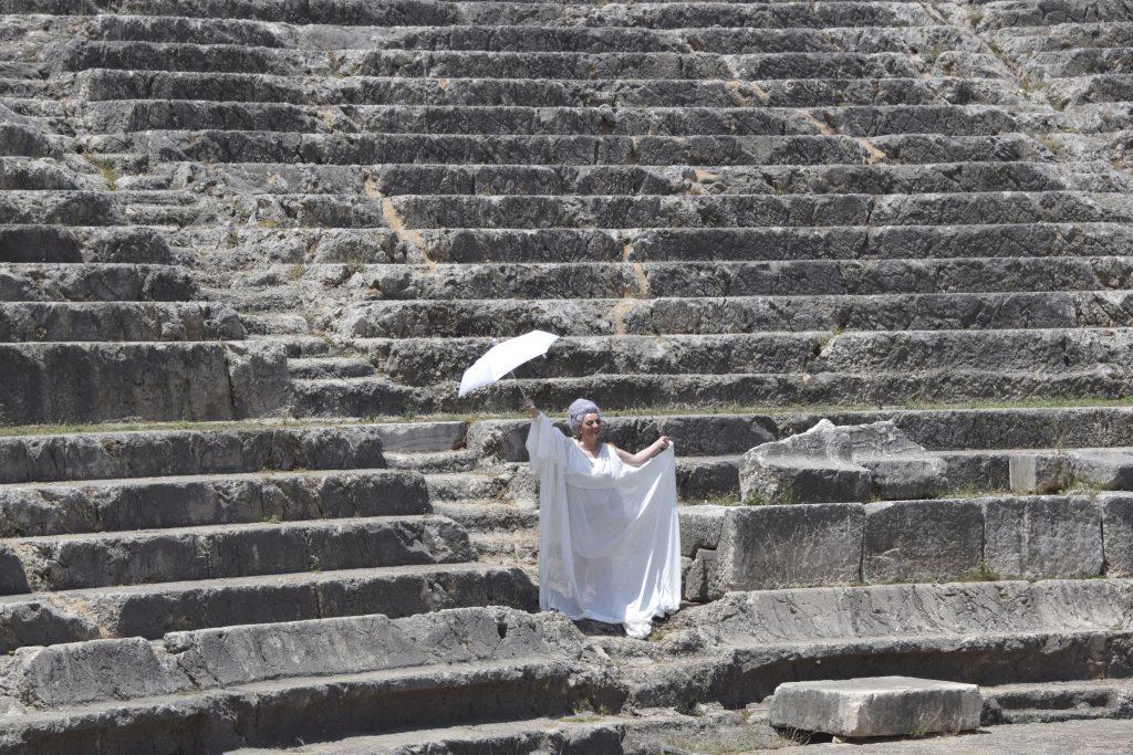Χανιά: “Ζωντανεύει” ξανά το αρχαίο θέατρο της Απτέρας μετά από 17 αιώνες θεατρικής σιωπής!