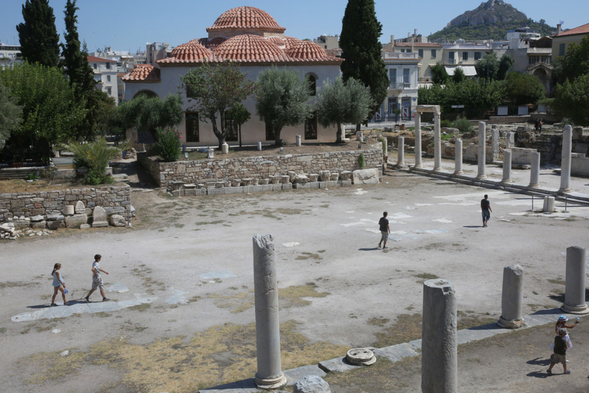 Βανδαλισμοί σε αιγυπτιακές αρχαιότητες στον Μαραθώνα!