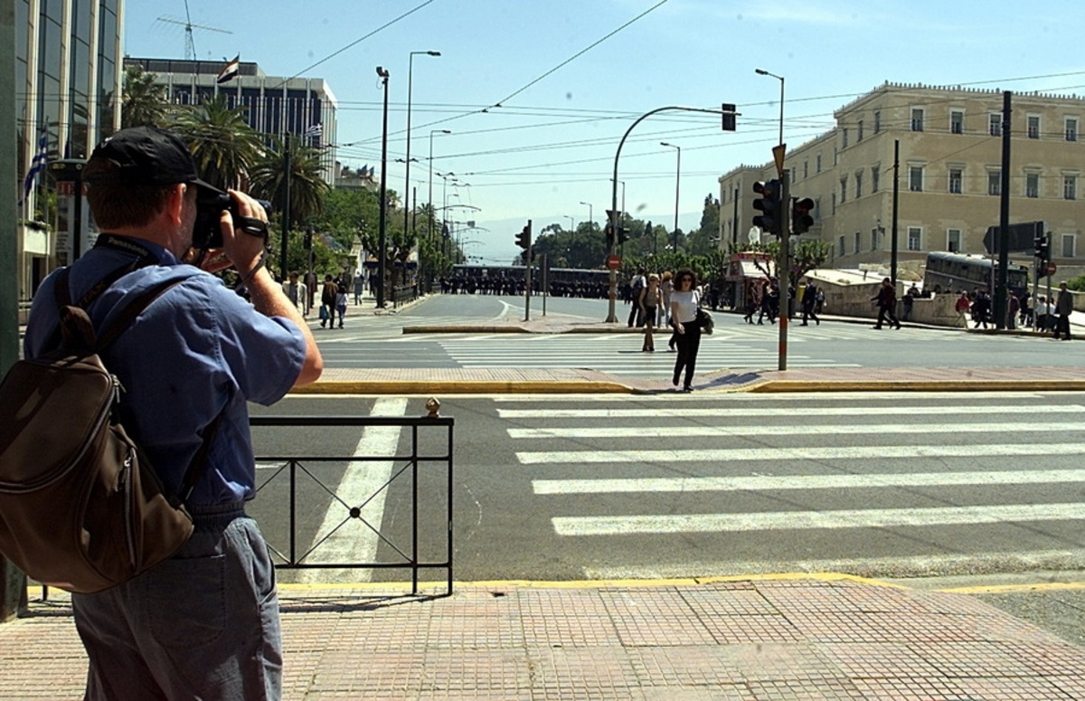 Πώς θα παρκάρουν πλέον οι οδηγοί στην Αθήνα [vid]