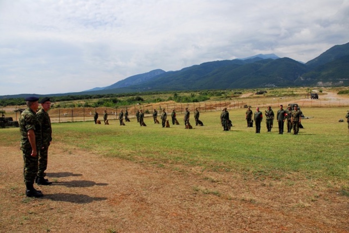 ΓΕΣ: Μήνυμα ετοιμότητας από τους τετράποδους κομάντο της ΜΕΡΥΠ! [pics]