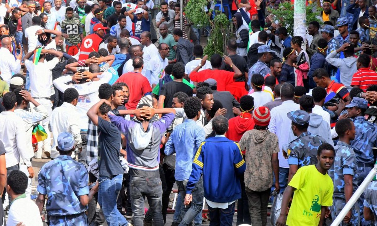 Αιθιοπία: Μεγάλη έκρηξη σε πολιτική συγκέντρωση του πρωθυπουργού – Νεκροί και τραυματίες [pics]