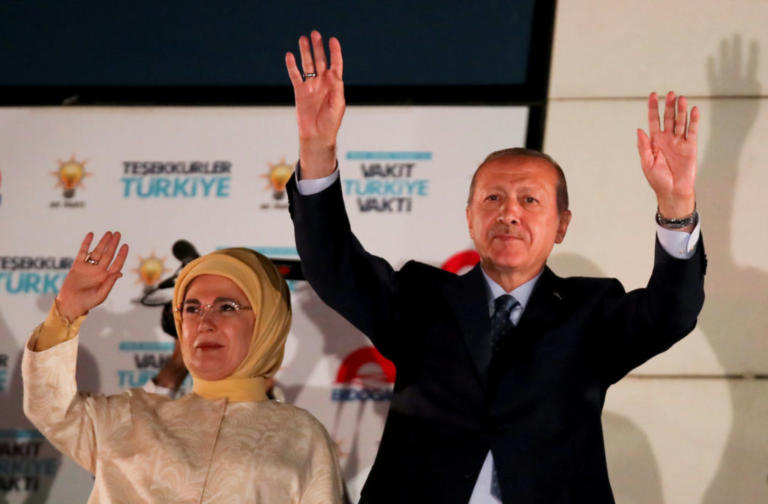Οι τουρκικές αγορές απώλεσαν τα κέρδη που κατέγραψαν μετά την εκλογική νίκη του Ερντογάν