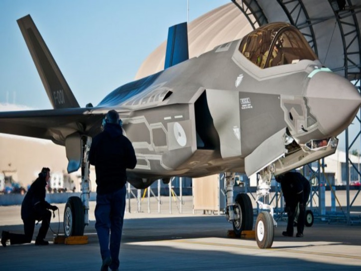 F-35: Φοβήθηκαν την κακοκαιρία και κρύφτηκαν στα υπόστεγα τους τα βρετανικά μαχητικά!