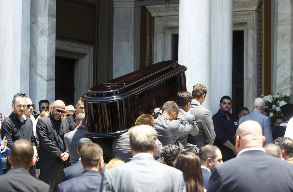 Παύλος Γιαννακόπουλος: Δεν έλειψε κανείς από το τελευταίο αντίο [pics, vids]