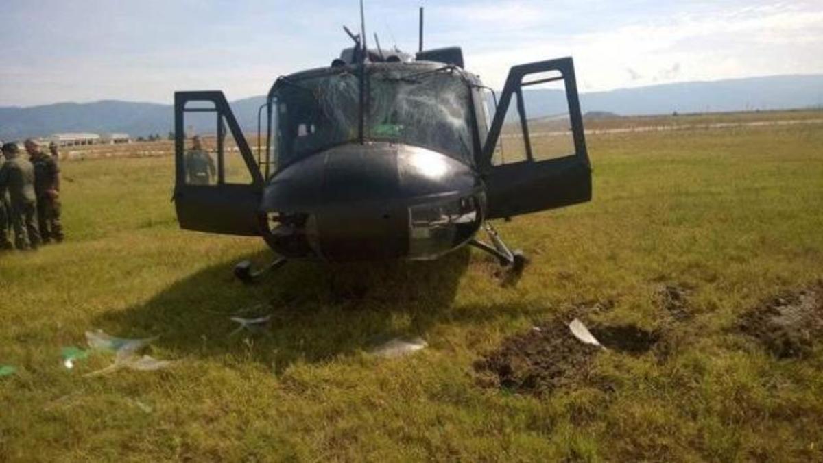 Απίστευτο ατύχημα με ελικόπτερο Huey: Καρφώθηκε στο έδαφος – Δεν τραυματίστηκε κανείς