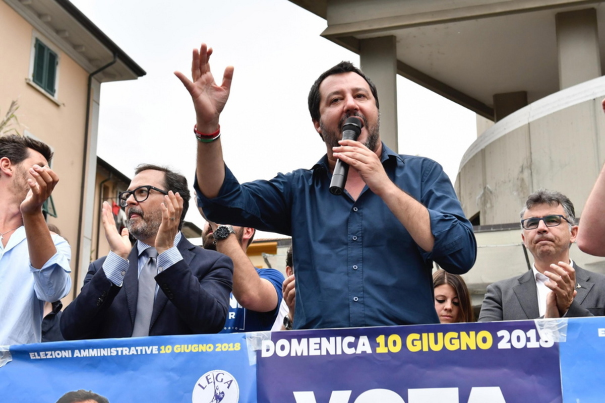 Ιταλία: Πανηγυρίζει ο Σαλβίνι επειδή… αρνήθηκε να βοηθήσει τους πρόσφυγες του “Aquarius”