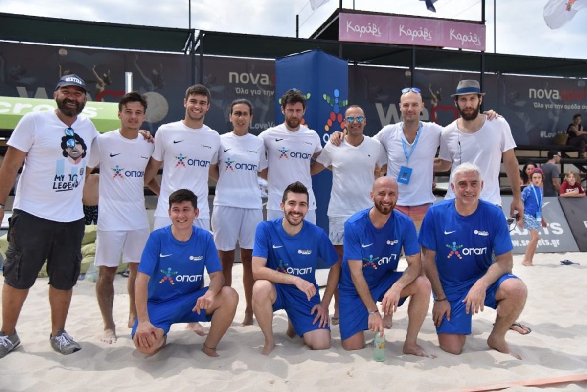 Νικοπολίδης και Παπαδόπουλος παίζουν footvolley στον Σχοινιά [vid]