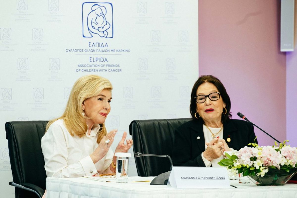 Η Νανά Μούσχουρη ενώνει τις δυνάμεις της με την «ΕΛΠΙΔΑ»