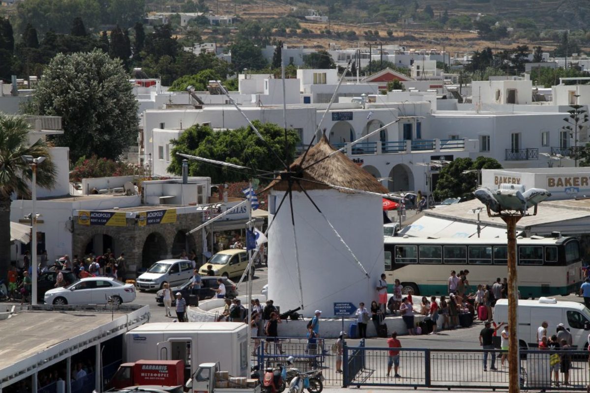 Θρίλερ με τουρίστρια που αγνοείται στην Πάρο