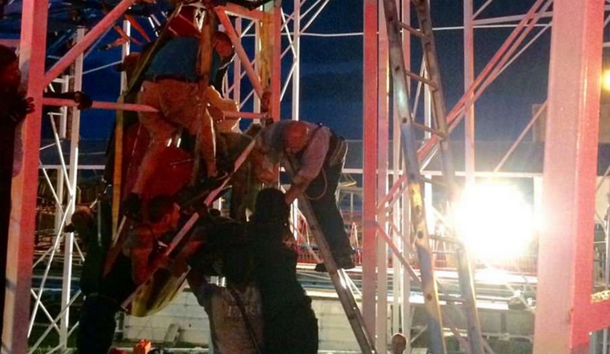 Το τρενάκι του τρόμου! Εφιάλτης σε λούνα παρκ – Άλλοι εκτοξεύτηκαν, άλλοι κρέμονταν στο κενό