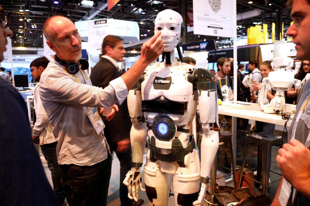 Αυξάνονται και πληθύνονται τα ρομπότ στις βιομηχανίες – Ο αριθμός τους κοντεύει τα 3 εκατομμύρια!