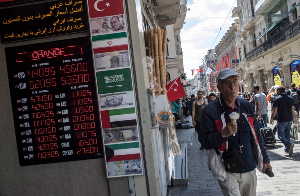 Ορθοποδεί η τουρκική λίρα – Αυξήθηκαν ξανά τα επιτόκια