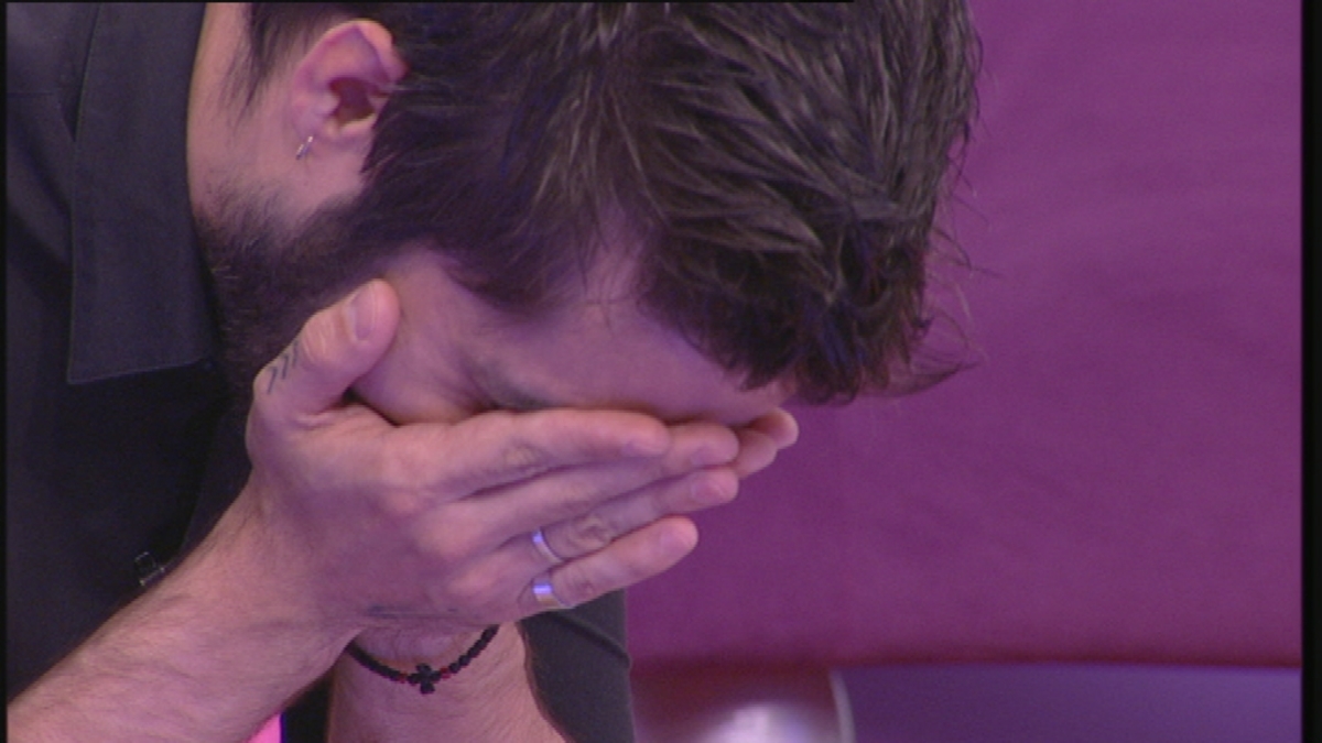 Γνωστός Έλληνας στο Πάμε Πακέτο! Τα άγρια περιστατικά στην εφηβεία του και το πρόσωπο που κάλεσε στην εκπομπή!