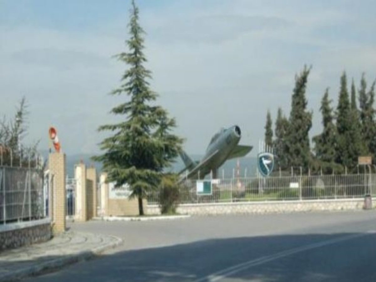 Συναγερμός στο Τατόι! Ι.Χ “μπούκαρε” στην πύλη της 123 Σμηναρχίας!