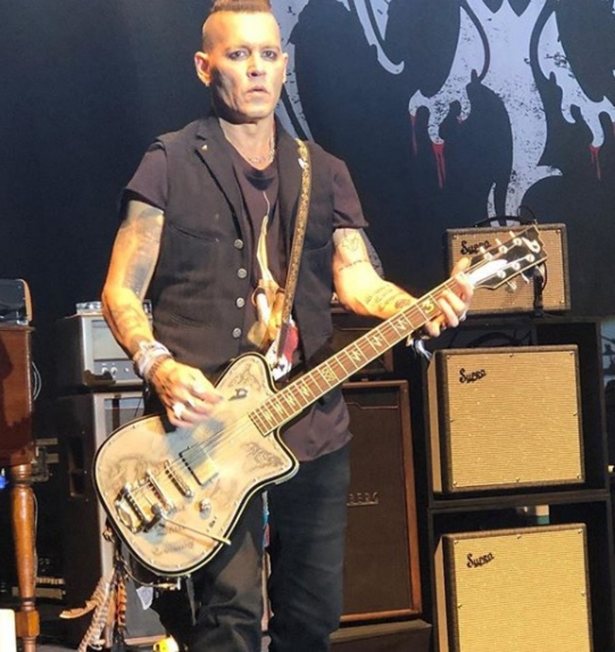Johnny Depp: Συνεχίζεται ο… χαμός από τις φωτογραφίες που τον δείχνουν αδύνατο και καταπονημένο! Νέες φωτογραφίες και βίντεο