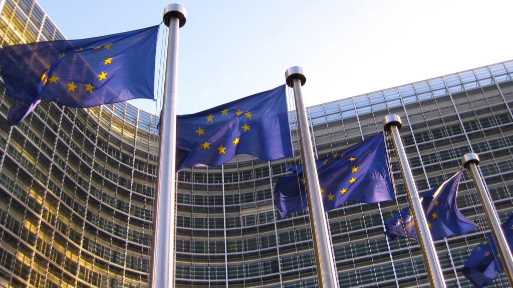 EΕ: «Θα απαντήσουμε σε κάθε αμερικανικό δασμό στα αυτοκίνητα»