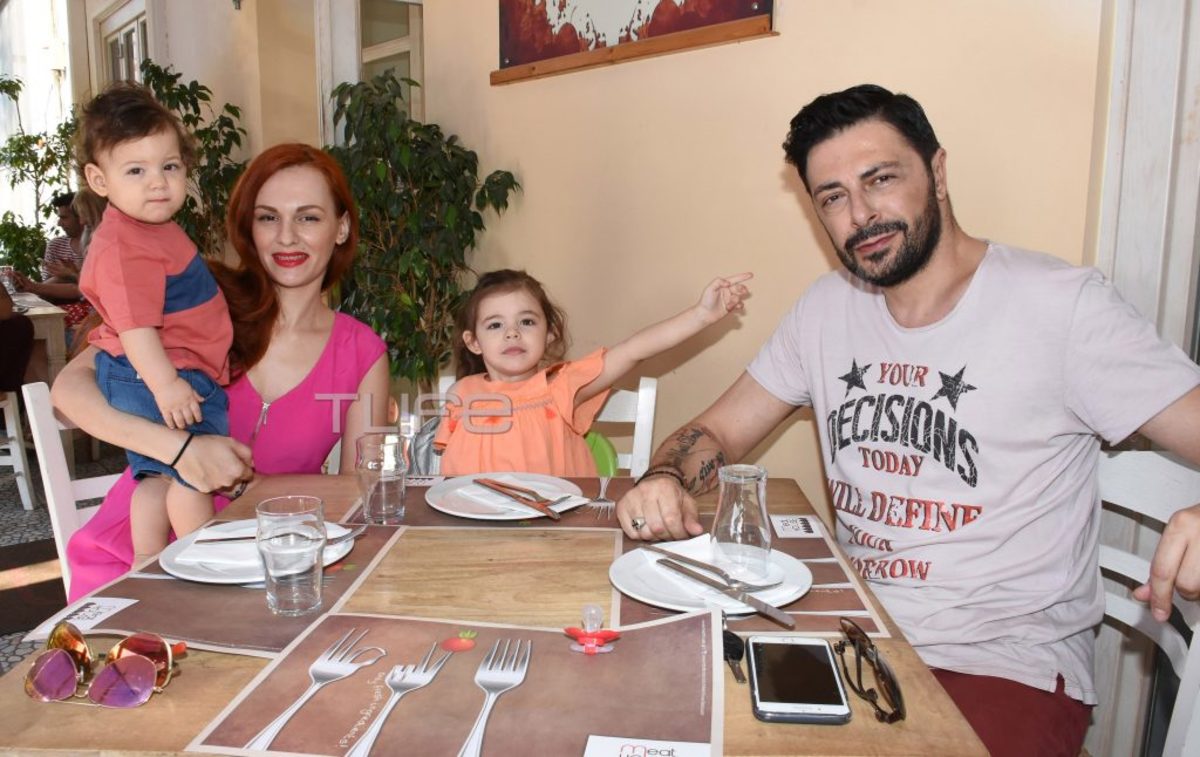 Γιώργος Χειμωνέτος – Εύα Μουρτζάκη: Οικογενειακό γεύμα στη Νέα Σμύρνη!