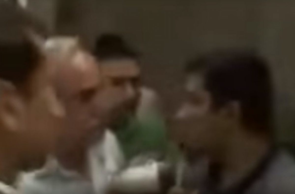 Απίστευτο! Τούρκος υπουργός χαστούκισε δημοσιογράφο επειδή… δεν του άρεσε η ερώτηση [vid]