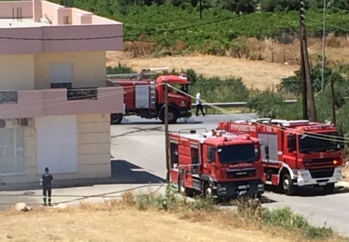 Συναγερμός από φωτιά στο Ηράκλειο – Ακούστηκαν εκρήξεις κοντά σε σπίτια