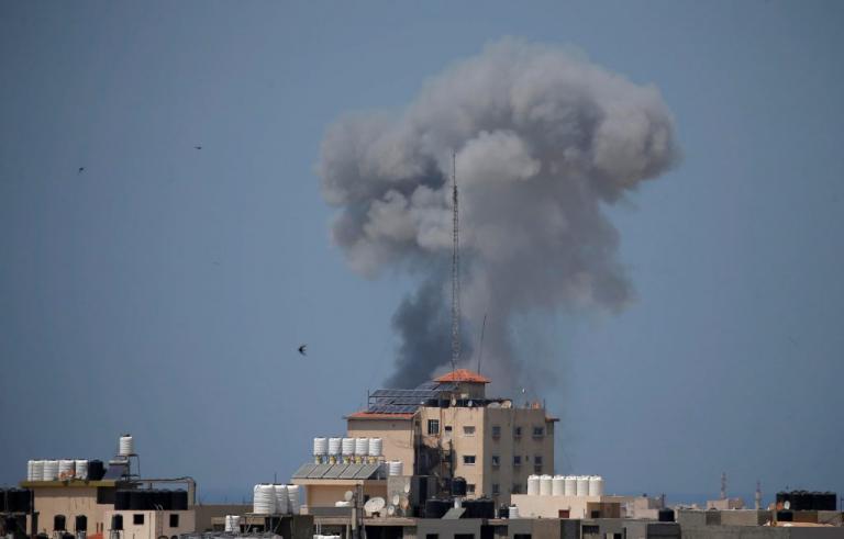 Νέοι βομβαρδισμοί στη Γάζα – Το Ισραήλ έπληξε 12 στόχους της Χαμάς σε αντίποινα για τις ρουκέτες