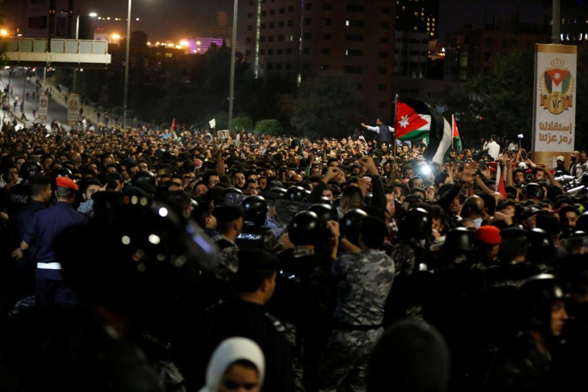 “Οργή λαού” στην Ιορδανία για τις αυξήσεις σε καύσιμα και φόρους