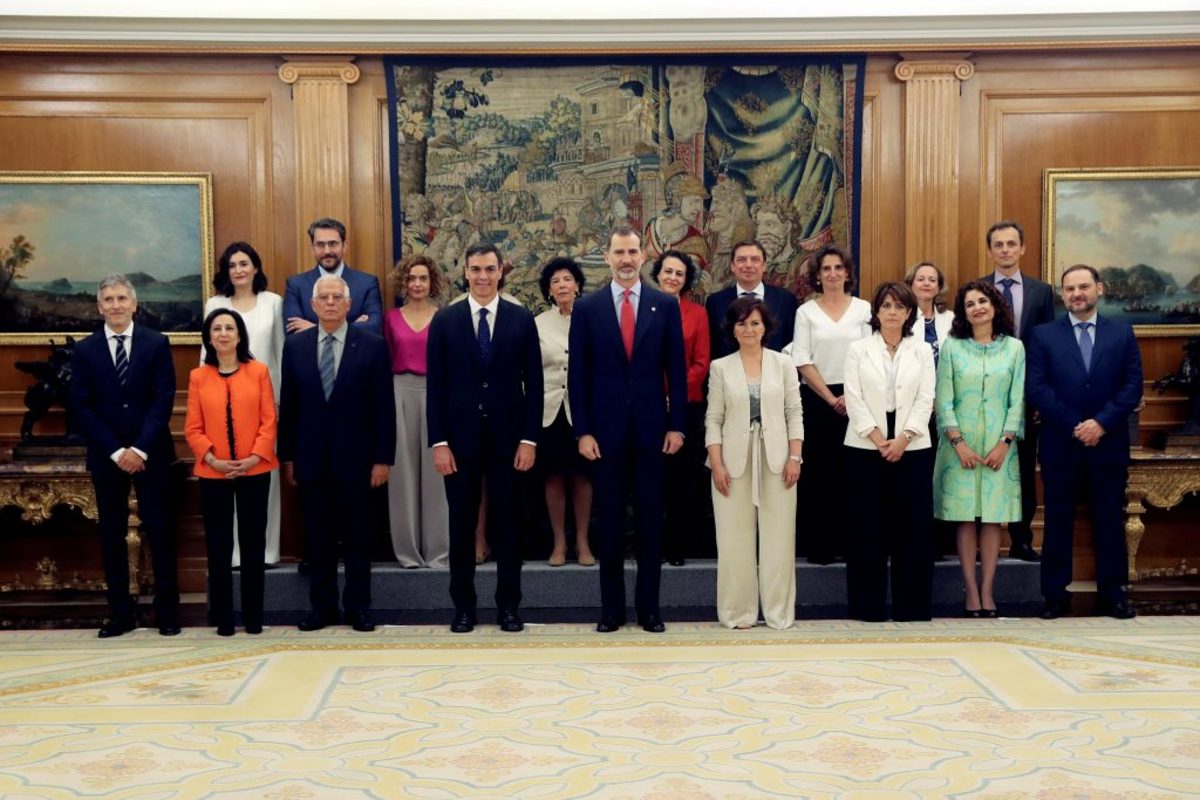 Ισπανία: Ορκίστηκε η… γυναικοκρατούμενη κυβέρνηση του Πέδρο Σάντσεθ [pics]