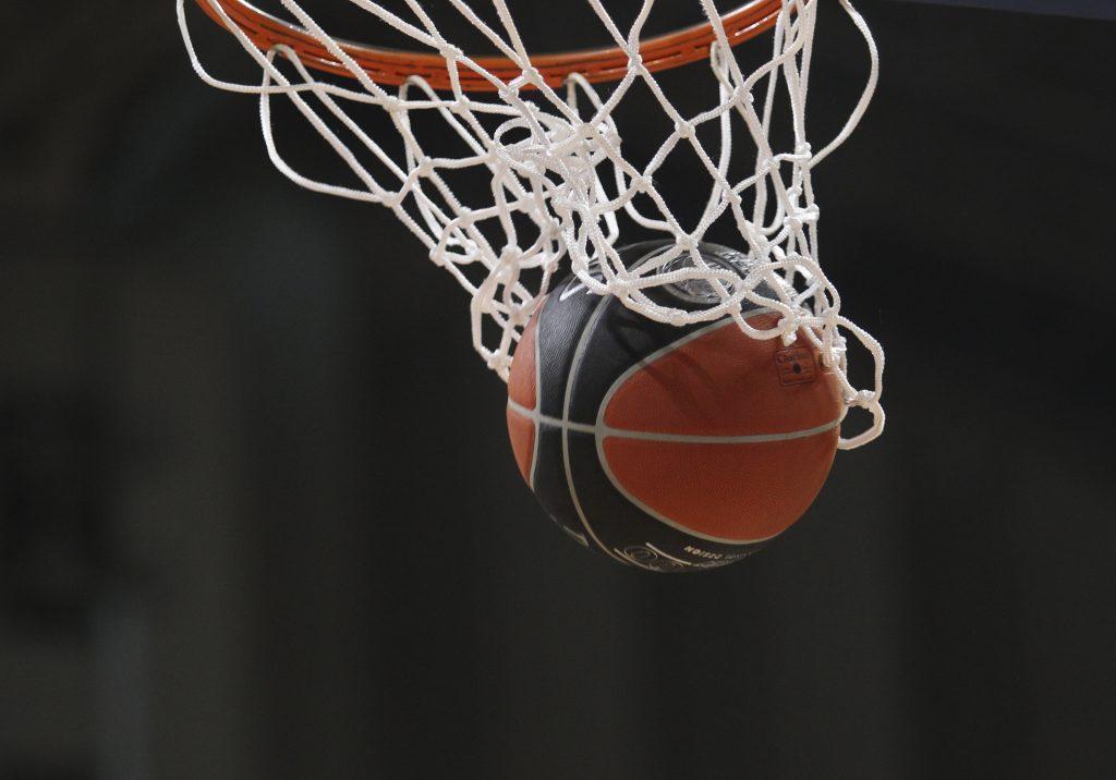 Η πλατεία Συντάγματος μετατρέπεται σε παρκέ για τους λάτρεις του μπάσκετ!