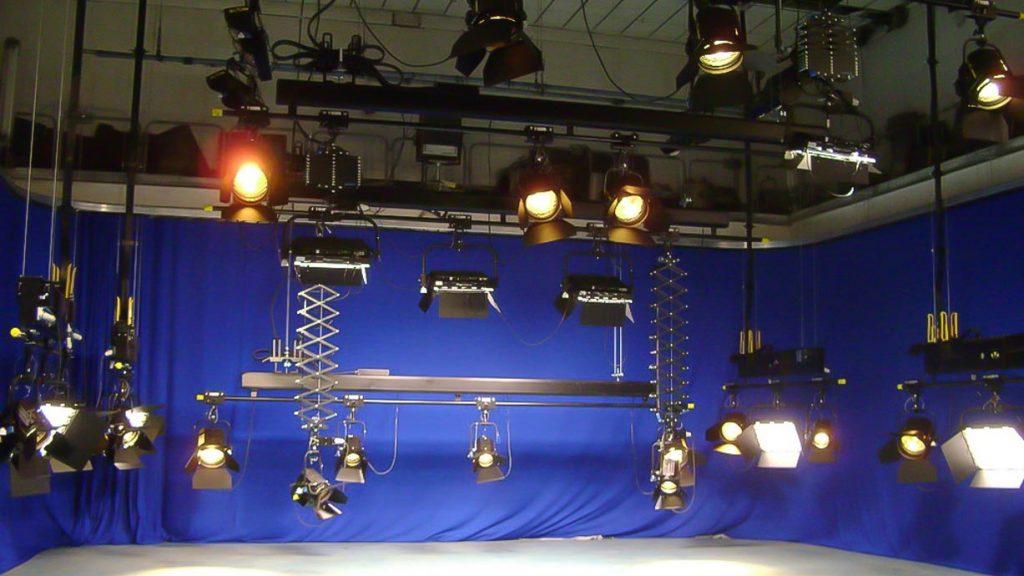 Κέρασε γλυκά τους συναδέλφους του και αποχώρησε από το κανάλι μετά από 25 χρόνια!