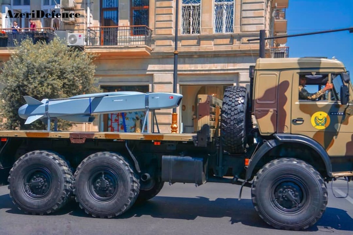 Tουρκία: Παρέδωσε νέα βλήματα cruise στην αεροπορία του Αζερμπαϊτζάν